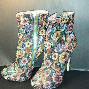 Size 10 Bucco floral design booties